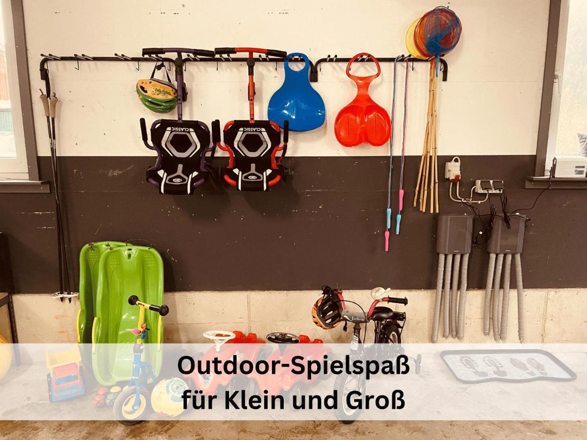 Ferienhaus Familienparadies: Indoor-Spielplatz, Pool und Sauna für 18 Personen Schmallenberg Exterior photo