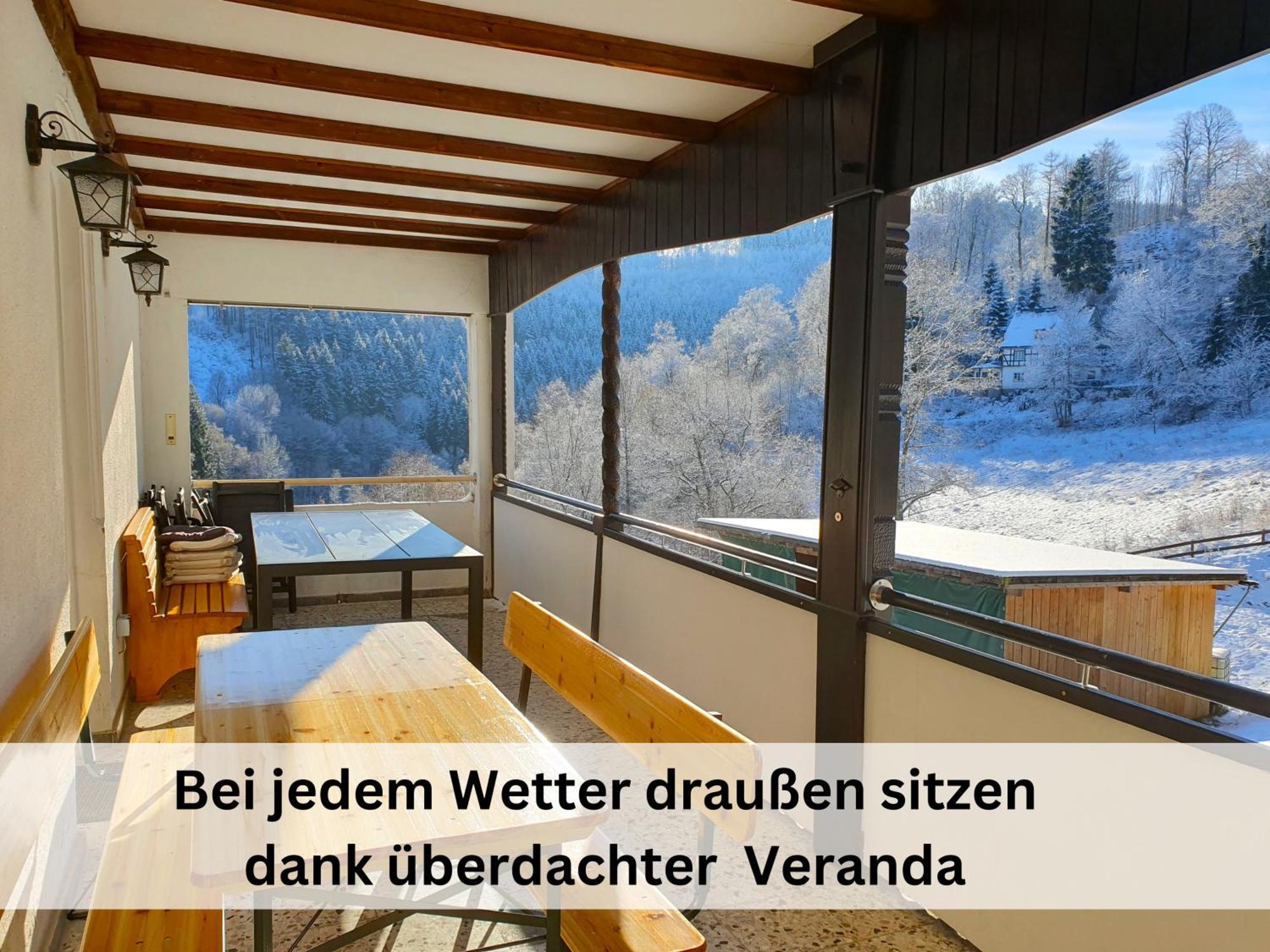 Ferienhaus Familienparadies: Indoor-Spielplatz, Pool und Sauna für 18 Personen Schmallenberg Exterior photo